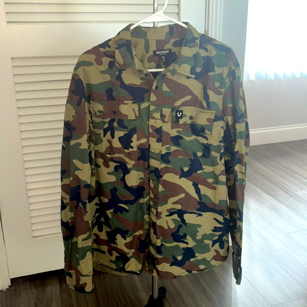 True Religion Camo Button Up Men’s Large